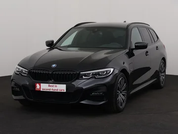 BMW 330 (2022)