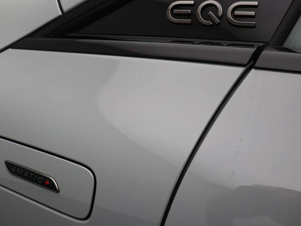 Mercedes-Benz EQE (2025) — foto 32 van 33