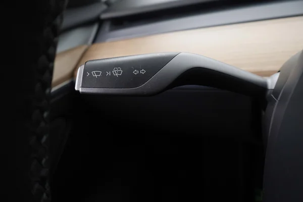 Tesla Model 3 (2023) — foto 15 van 83