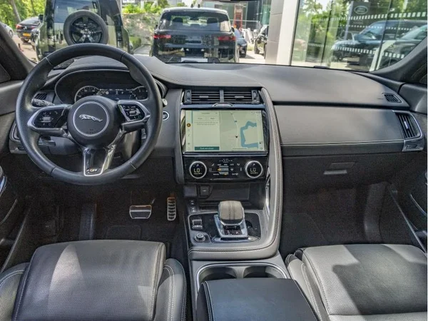 Jaguar E-PACE (2023) — foto 29 van 29