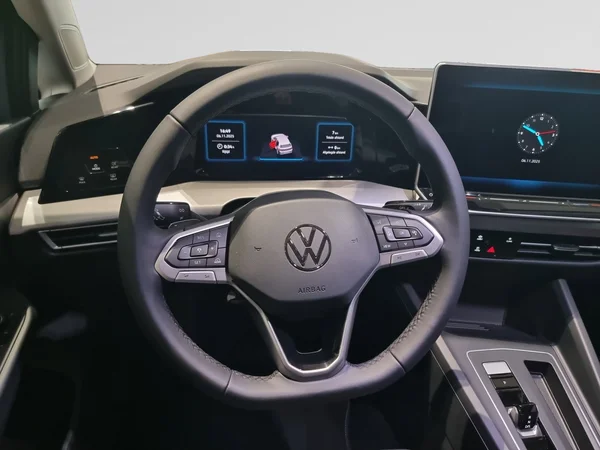 VOLKSWAGEN Golf VIII (2025) — foto 8 van 16