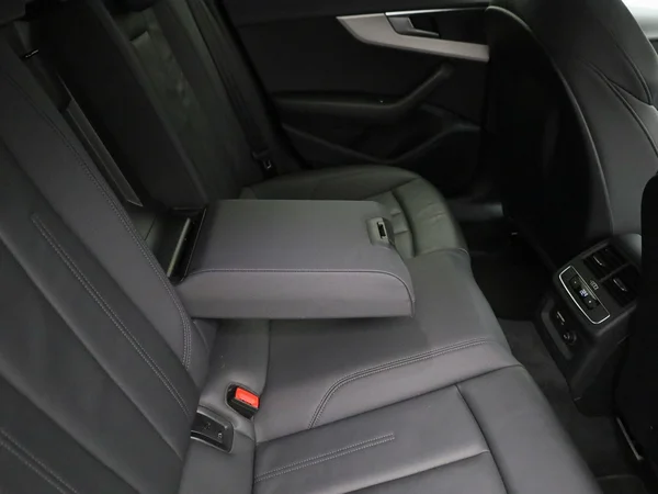 Audi A5 (2022) — foto 39 van 48