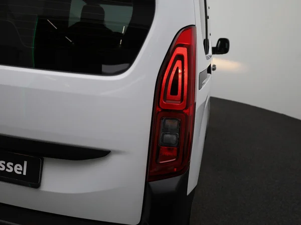 Opel Combo Life (2022) — foto 24 van 33