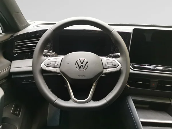 VOLKSWAGEN Tiguan (2026) — foto 7 van 15