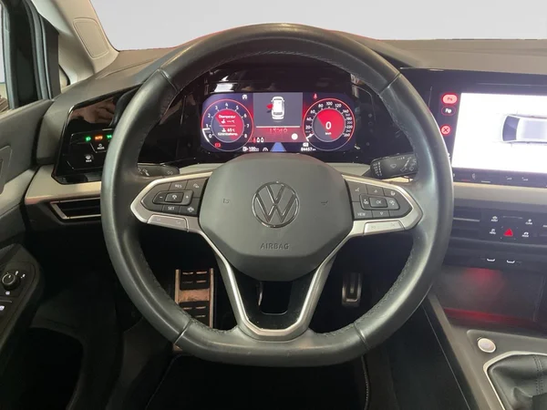 VOLKSWAGEN Golf VIII SW (2024) — foto 4 van 22