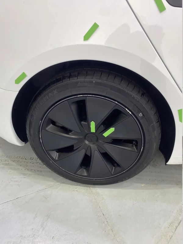 Tesla Model 3 (2023) — foto 33 van 49
