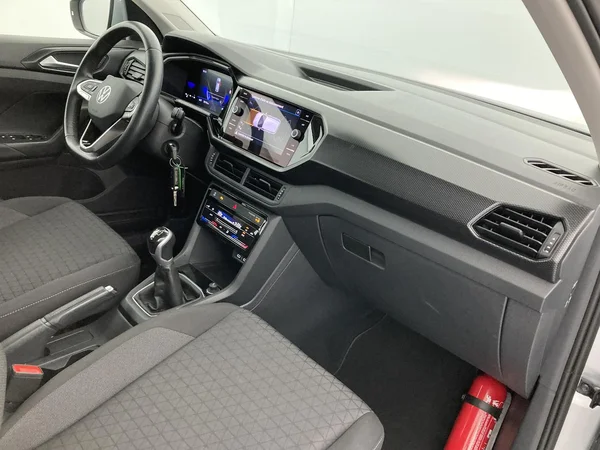 VOLKSWAGEN T-Cross (2024) — foto 4 van 36