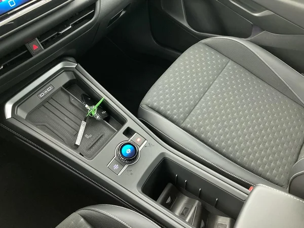 VOLKSWAGEN T-Roc (2026) — foto 26 van 36