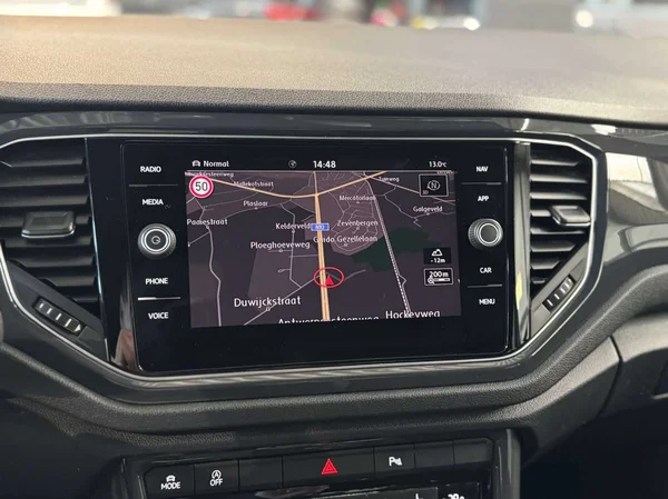 Volkswagen T-Roc (2020) — foto 5 van 17
