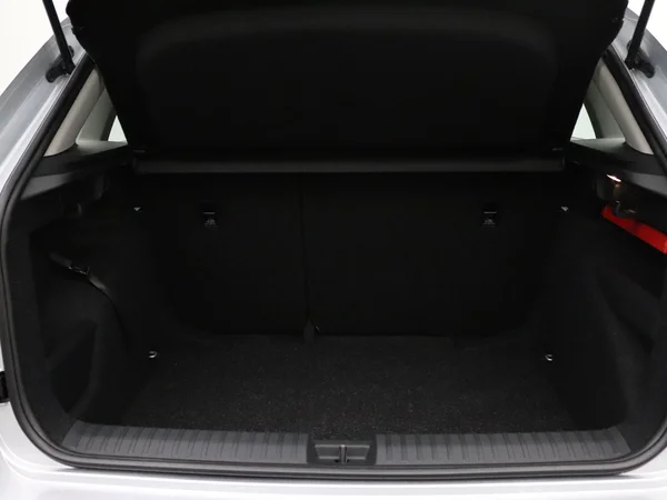 SKODA Kamiq (2025) — foto 9 van 17