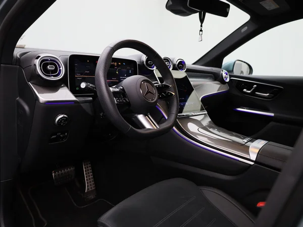 Mercedes-Benz GLC (2025) — foto 30 van 49
