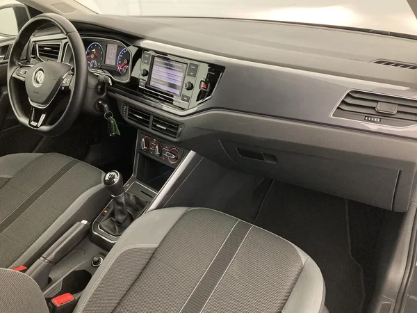 VOLKSWAGEN Polo (2021) — foto 8 van 36