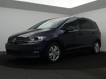 VOLKSWAGEN Touran (2023)