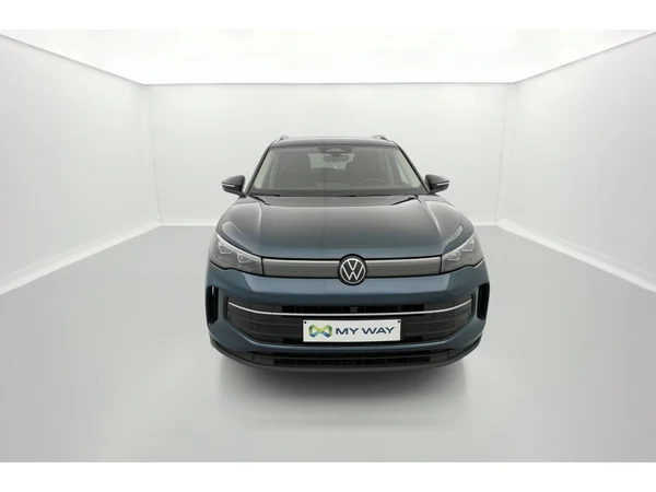 VOLKSWAGEN Tiguan (2025) — foto 12 van 36