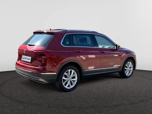 VOLKSWAGEN Tiguan (2018) — foto 19 van 23