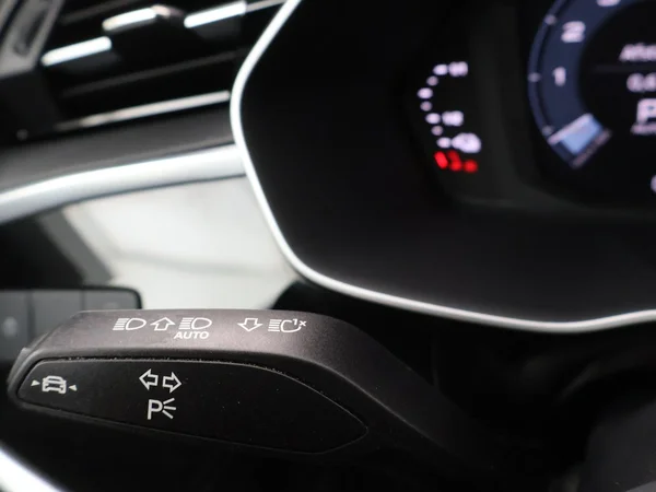 AUDI Q3 PHEV (2022) — foto 6 van 23