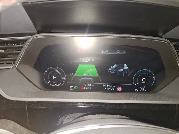AUDI Q8 e-tron Sportback (2025) — foto 15 van 24