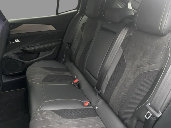 Peugeot 408 (2024) — foto 8 van 25