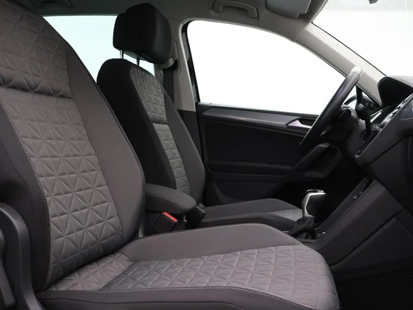 VOLKSWAGEN Tiguan (2024) — foto 28 van 28
