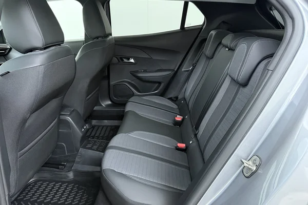 Peugeot 2008 (2022) — foto 19 van 20