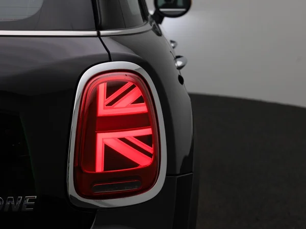 MINI One (2021) — foto 28 van 37