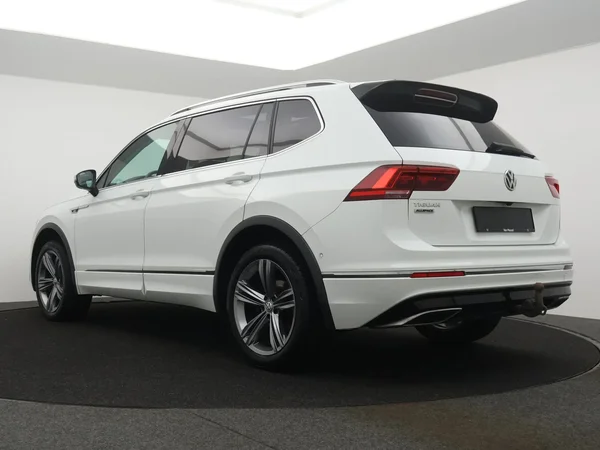 Volkswagen Tiguan Allspace (2020) — foto 27 van 30