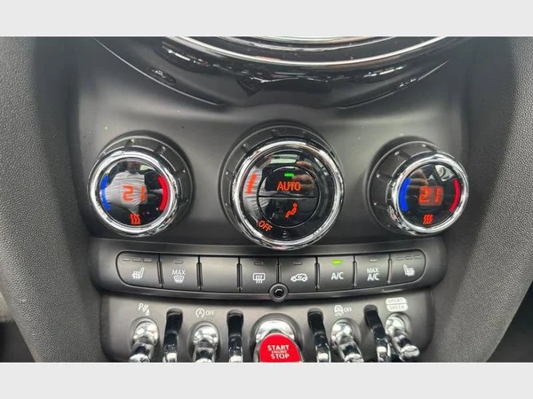 MINI Mini (2023) — foto 13 van 29