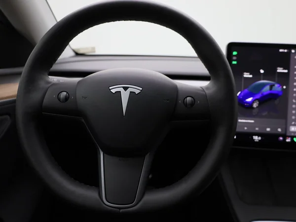 Tesla Model Y (2022) — foto 39 van 41