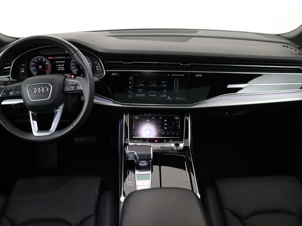 AUDI Q8 (2024) — foto 33 van 33