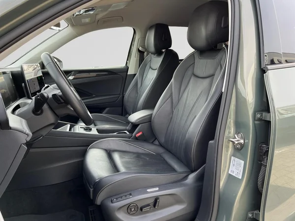 VOLKSWAGEN Tiguan (2024) — foto 2 van 22