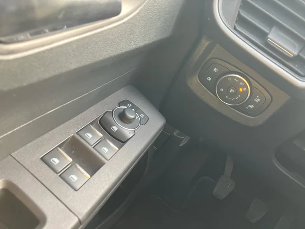 FORD Tourneo Courier (2025) — foto 9 van 25