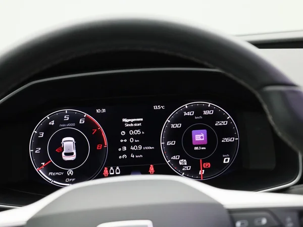 SEAT Leon (2023) — foto 2 van 38