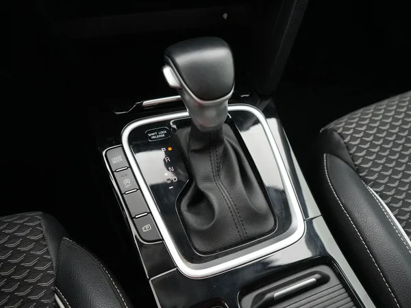 Kia cee'd (2024) — foto 2 van 21