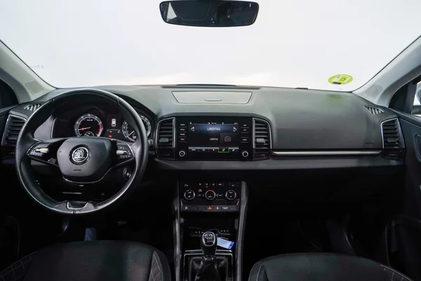 Skoda Karoq (2021) — foto 3 van 54