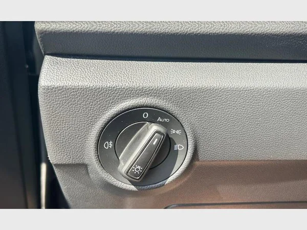 Volkswagen T-Roc (2023) — foto 19 van 29