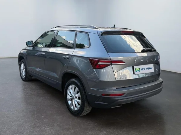 SKODA Karoq (2023) — foto 21 van 27