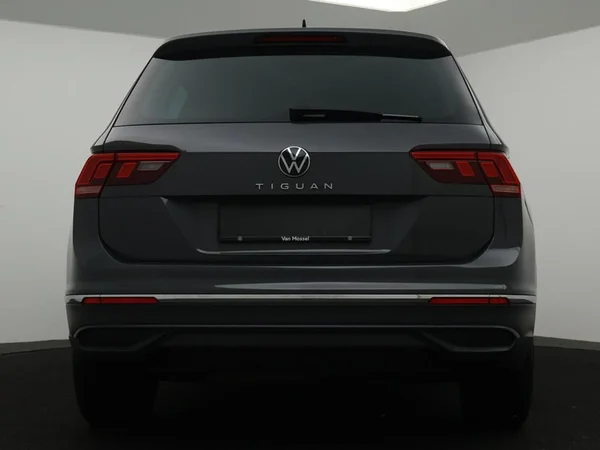 VOLKSWAGEN Tiguan Dsl (2022) — foto 24 van 29
