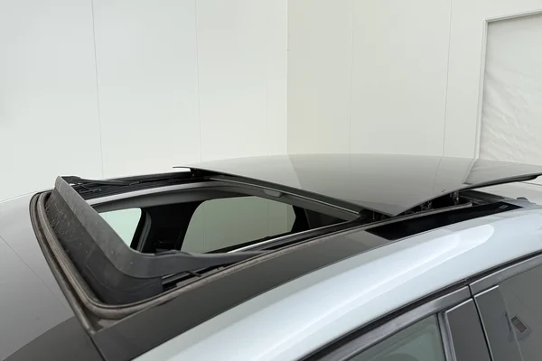 Renault Captur (2020) — foto 13 van 20