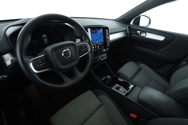Volvo XC40 (2024) — foto 2 van 16