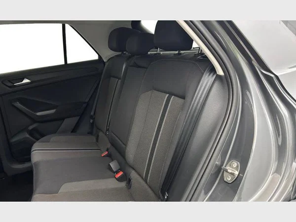 Volkswagen T-Roc (2018) — foto 6 van 15