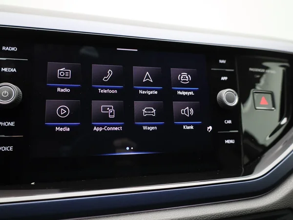 Volkswagen Polo (2021) — foto 18 van 40