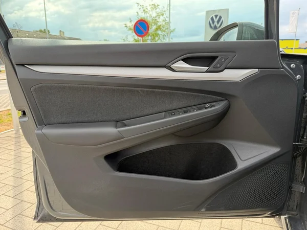 VOLKSWAGEN Golf VIII SW (2023) — foto 3 van 25