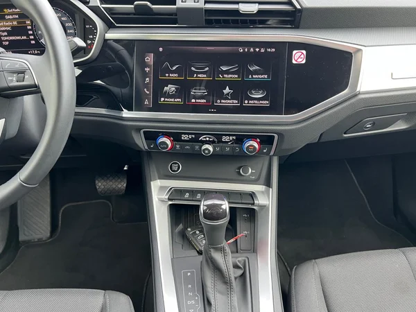 AUDI Q3 (2025) — foto 6 van 24