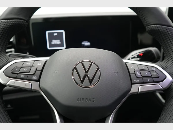 VOLKSWAGEN Tiguan (2025) — foto 9 van 31