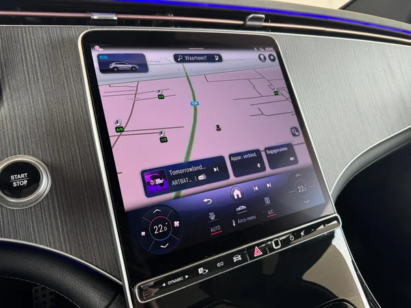 Mercedes-Benz EQE (2025) — foto 8 van 24