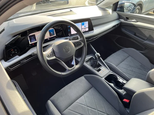 VOLKSWAGEN Golf VIII SW (2024) — foto 22 van 22
