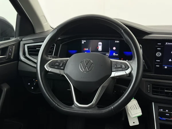 VOLKSWAGEN Polo (2022) — foto 14 van 27