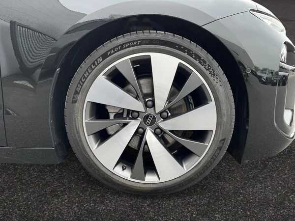 AUDI A6 Avant e-tron (2025) — foto 14 van 22