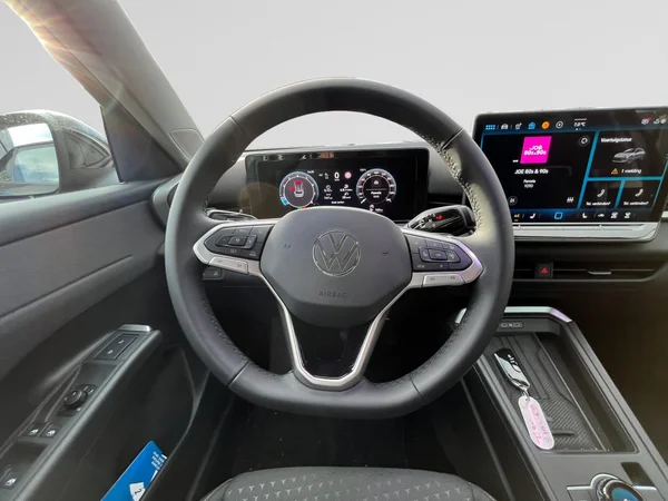 VOLKSWAGEN T-Roc (2025) — foto 13 van 24