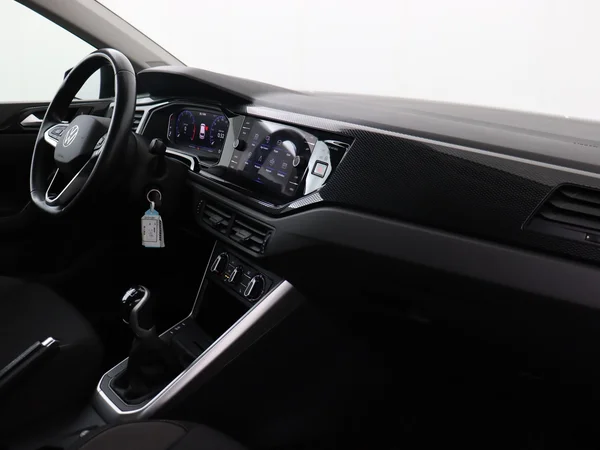 VOLKSWAGEN Polo (2023) — foto 3 van 27